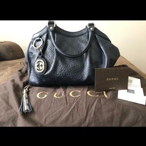 Authentic gucci medium